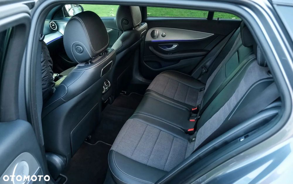 Mercedes-Benz Klasa E 220 d 9G-TRONIC - 11