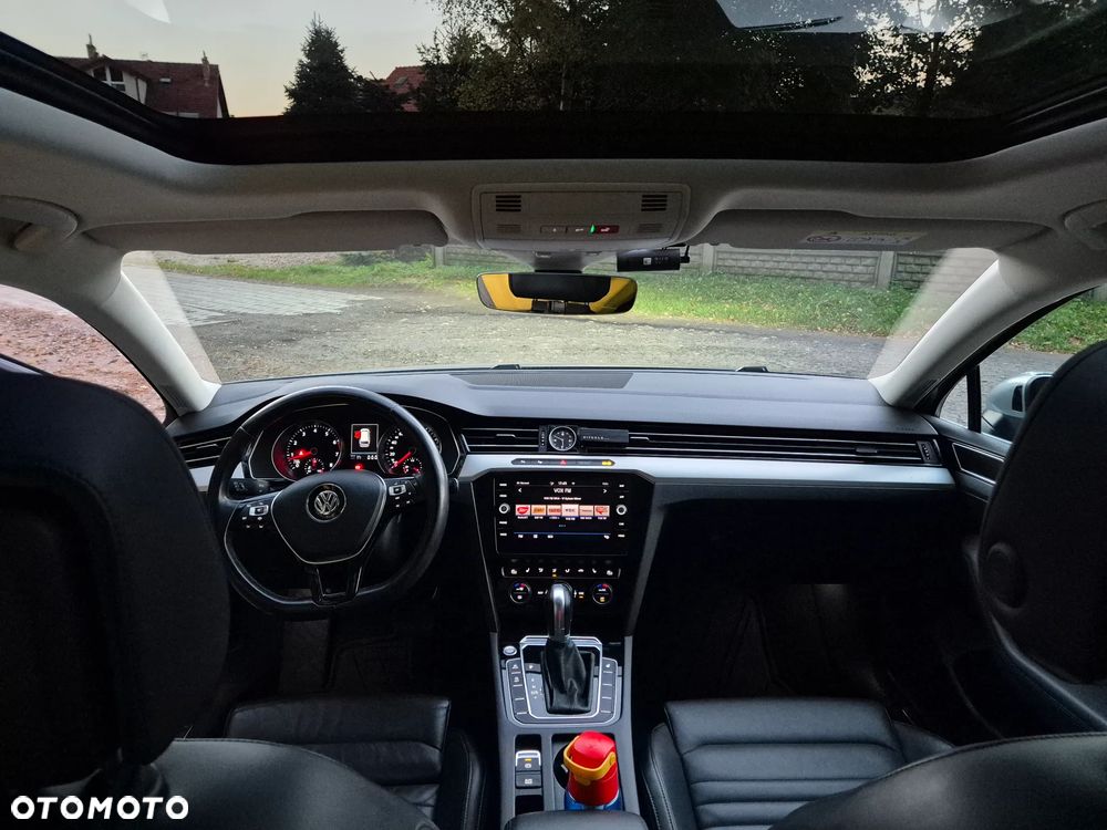 Volkswagen Passat - 2