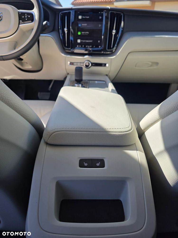 Volvo XC 60 B5 B AWD Ultimate Black Edition - 17