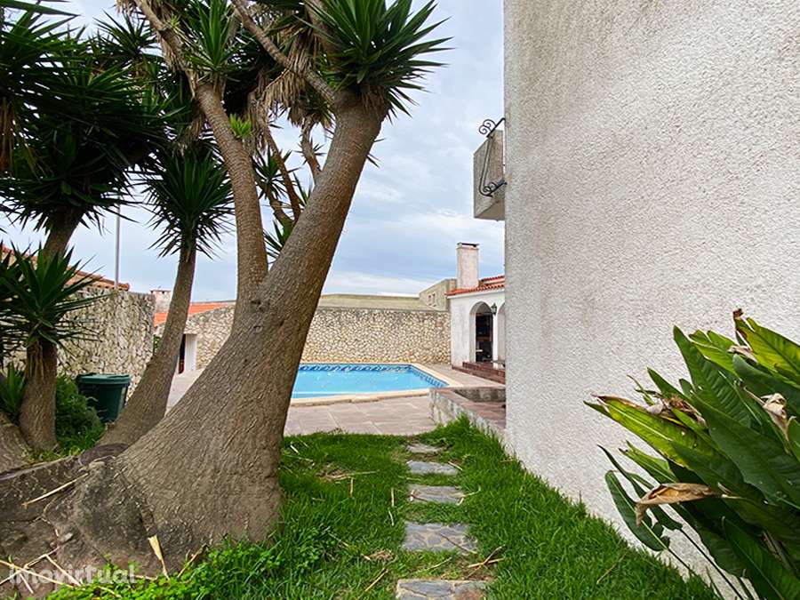 Grande moradia T5+1, piscina, jardim, garagem, sótão e anexo, Peniche - Grande imagem: 2/18