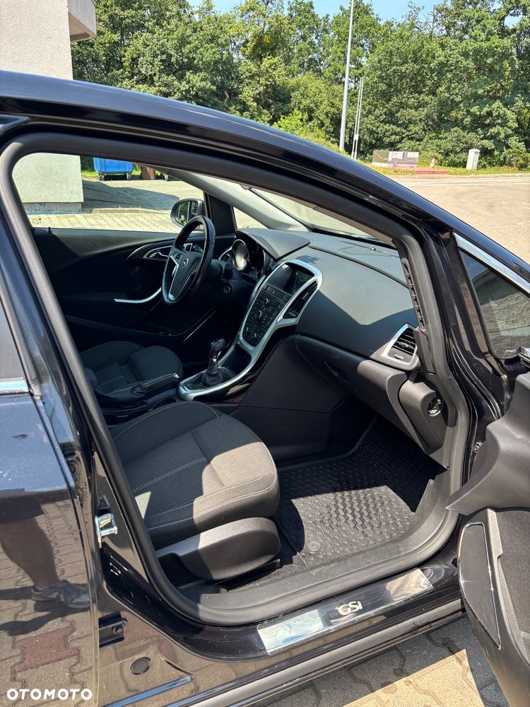 Opel Astra 1.6 Turbo - 11