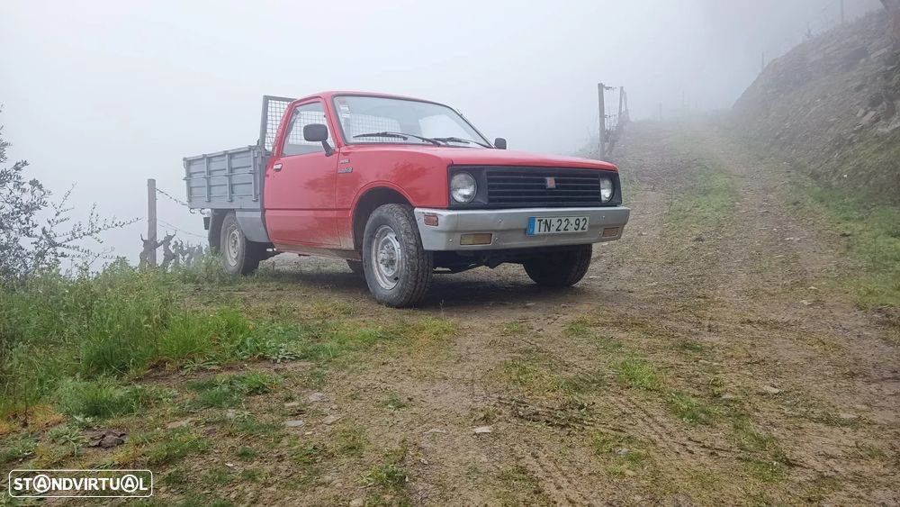 Isuzu PickUp - 2