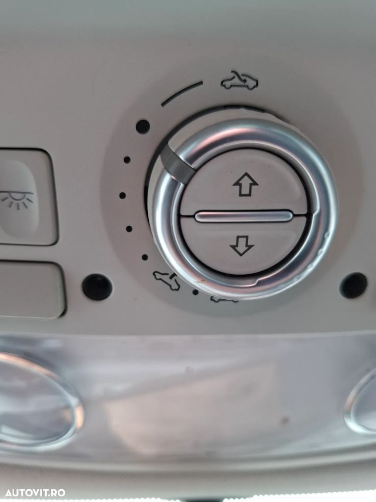 Volkswagen Tiguan 2.0 TDI SCR 4MOTION BlueMotion Technology Lounge Sport & Style - 29