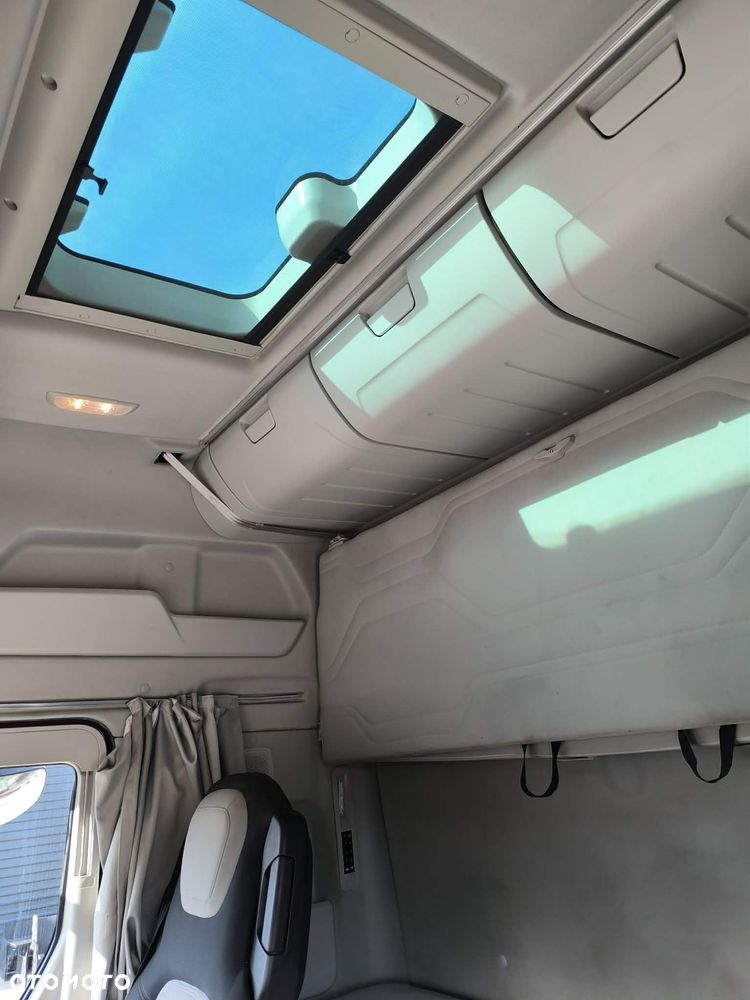 Ford F-Max - 20