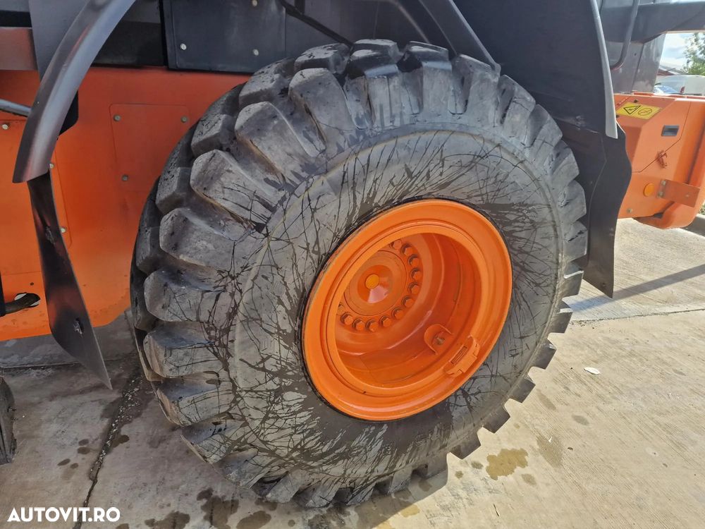 Hitachi ZW220-6, cupa 3,5mc, 2018, 10.546h, produs in JAPONIA, Anv 23,5R25 80% ok, Masa operationala 20 tone, camera luat vederi spate, consum mediu 10,5l/ora, Stare foarte buna, posibilitate leasing 3 ani, AC Climatronic, computer in PROMOTIE 53.900 EUR+Tva - 13