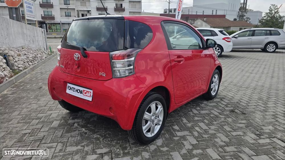 Toyota iQ 1.0 VVT-i - 11
