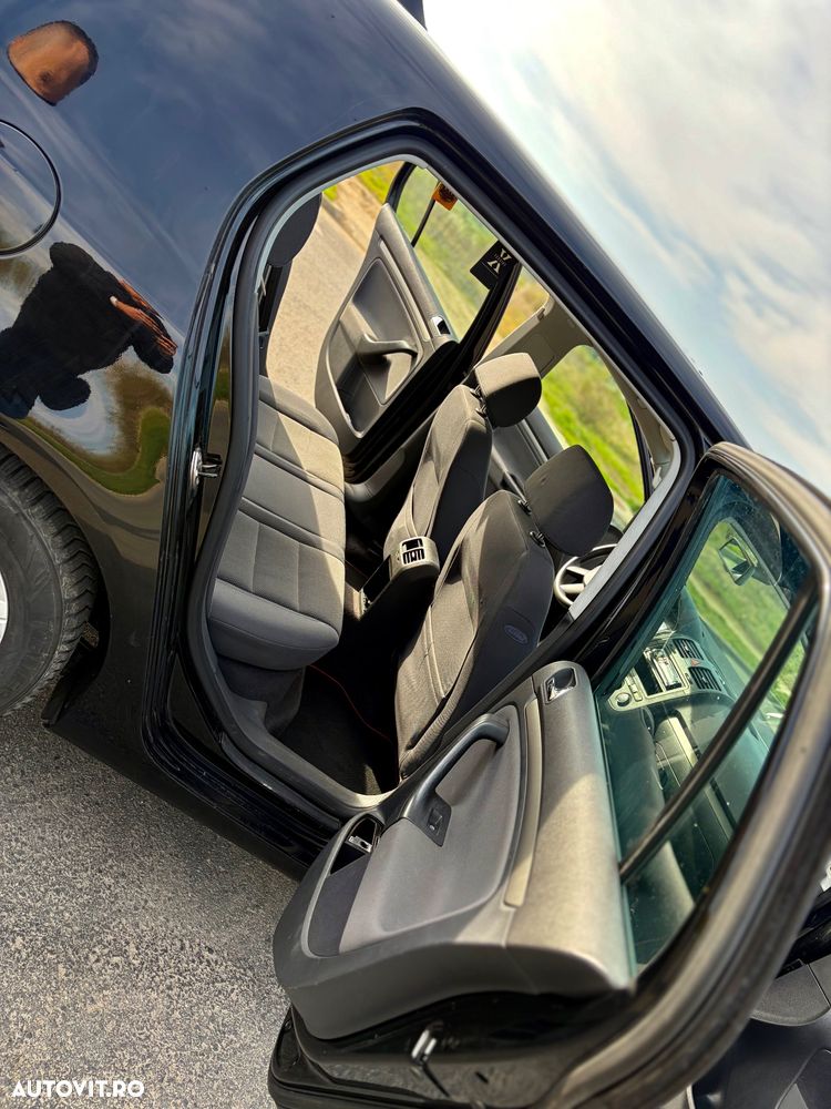 Volkswagen Golf 1.6 FSI Tour - 5