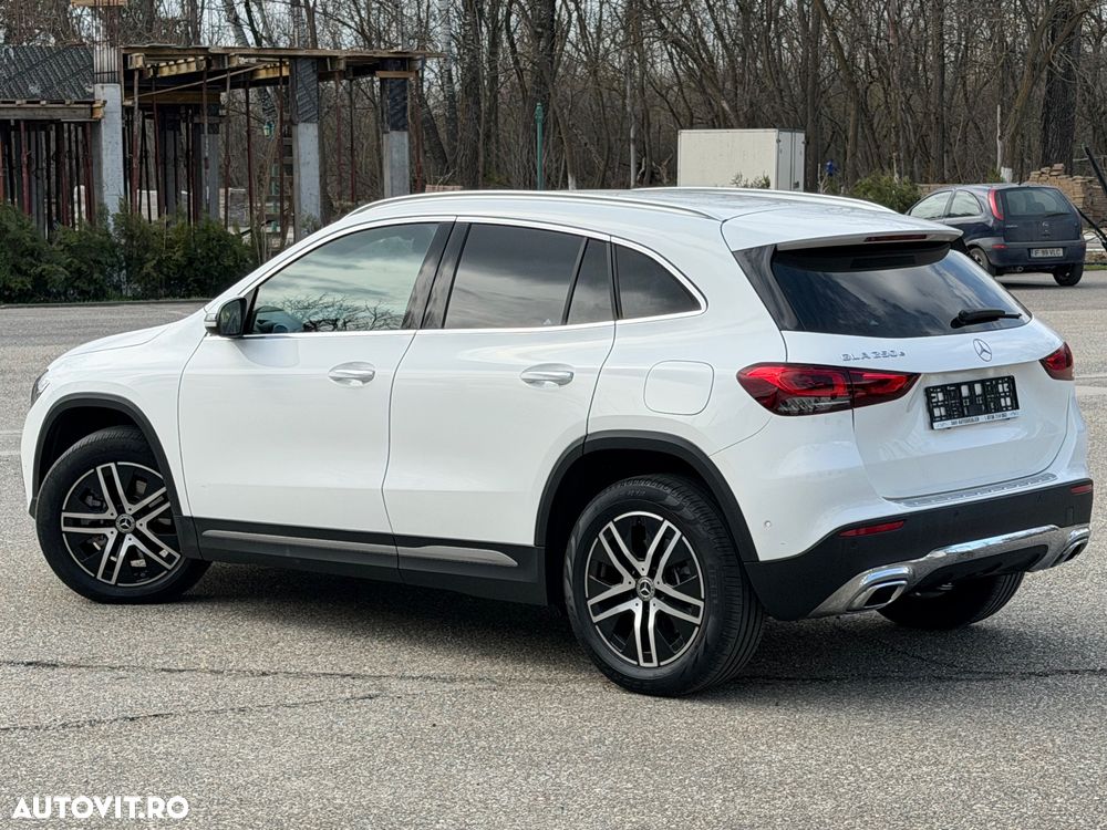 Mercedes-Benz GLA 250 e 8G-DCT Special Edition - 11