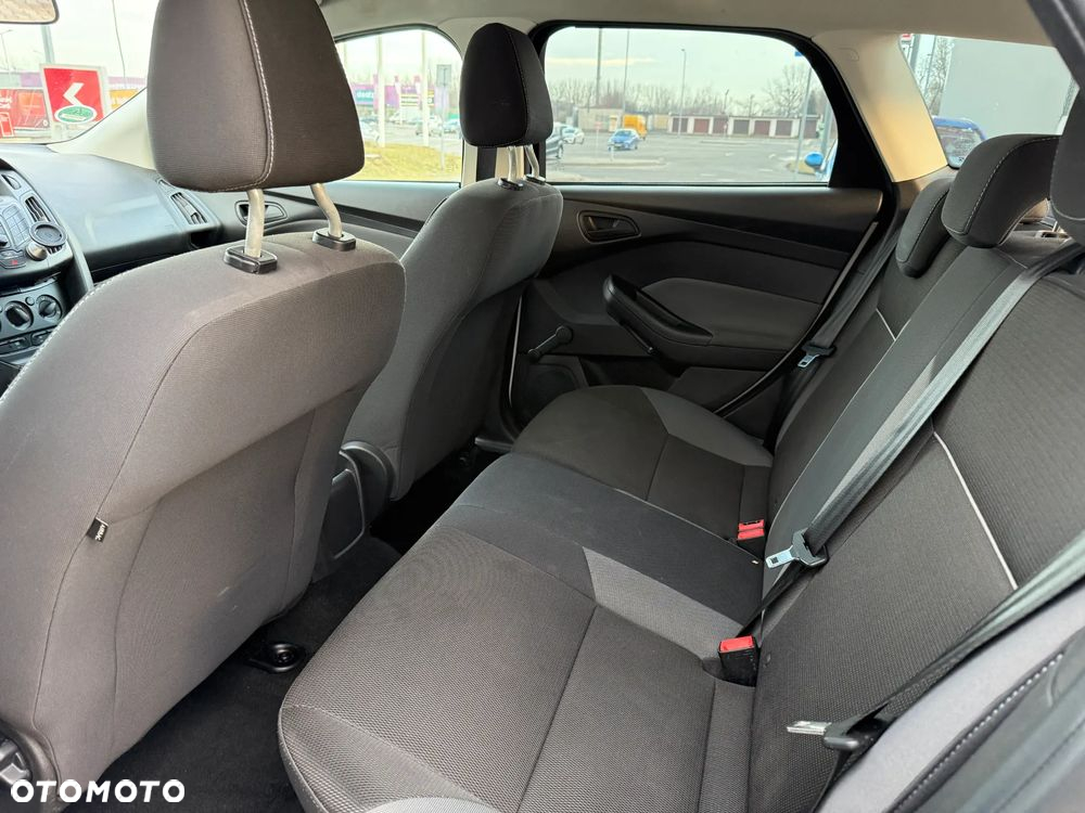Ford Focus Turnier 1.0 EcoBoost Start-Stopp-System TREND - 12