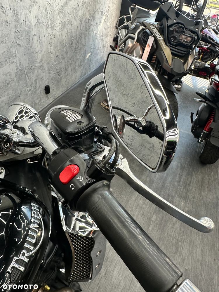 Triumph Rocket - 23
