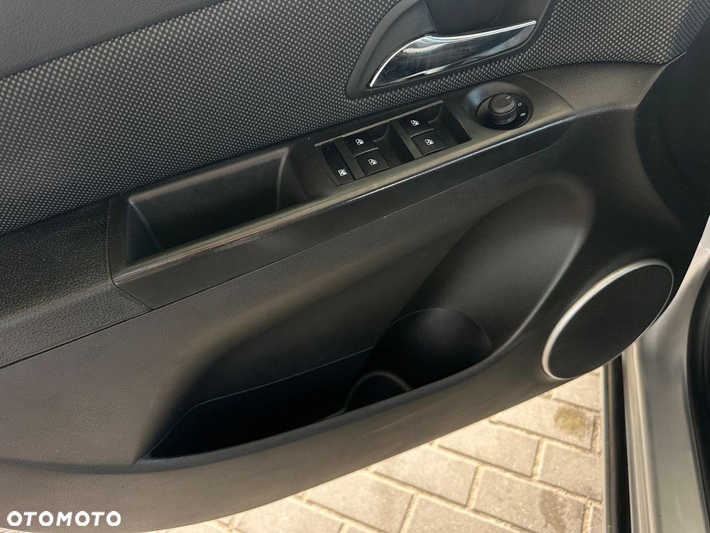 Chevrolet Cruze 1.6 LT - 14
