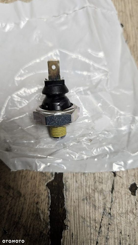 Czujnik ciśnienia oleju BRP Can-am Spyder  420256912 - 7