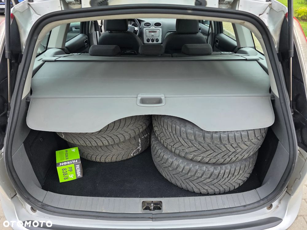 Ford Focus 1.6 TDCi DPF Style - 5