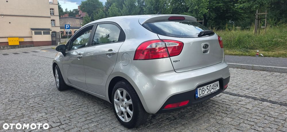 Kia Rio - 2