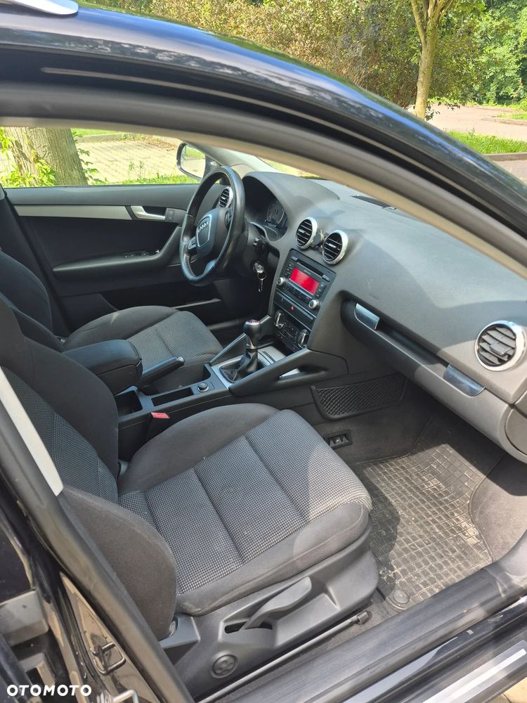 Audi A3 Sportback 1.6 Ambiente - 11