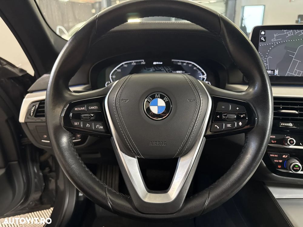 BMW Seria 5 530e xDrive Aut. Luxury Line - 17