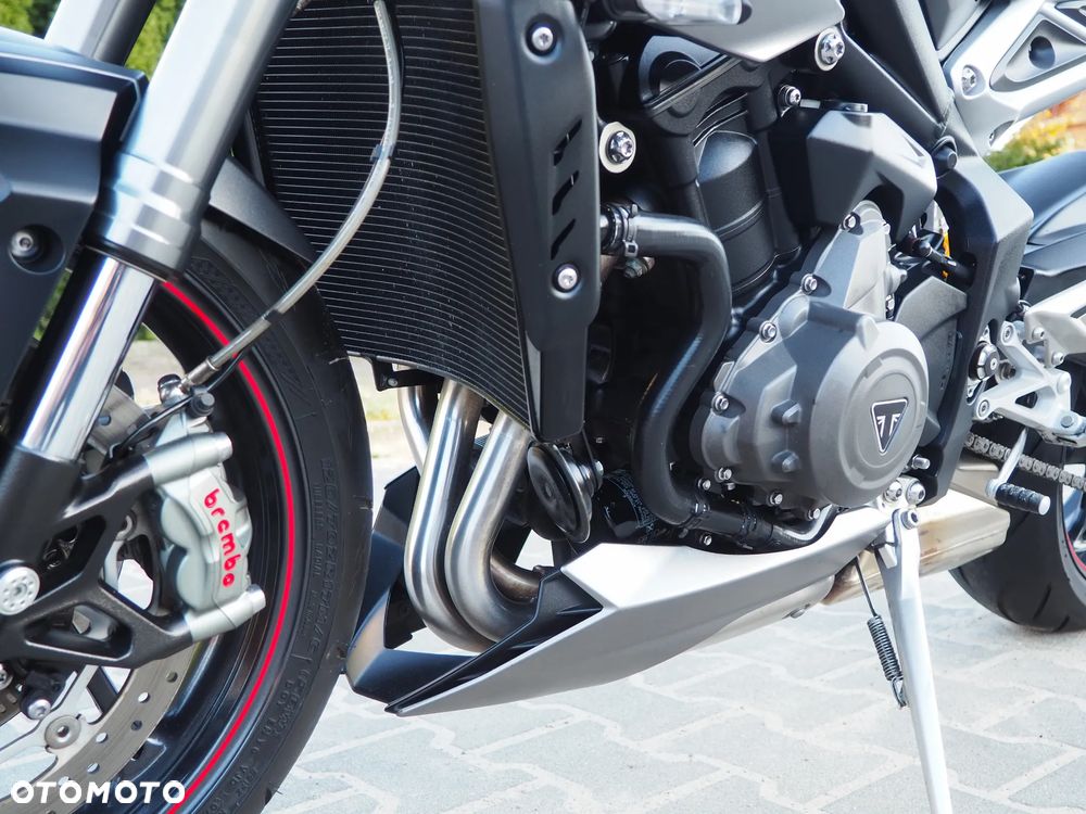 Triumph Street Triple - 21