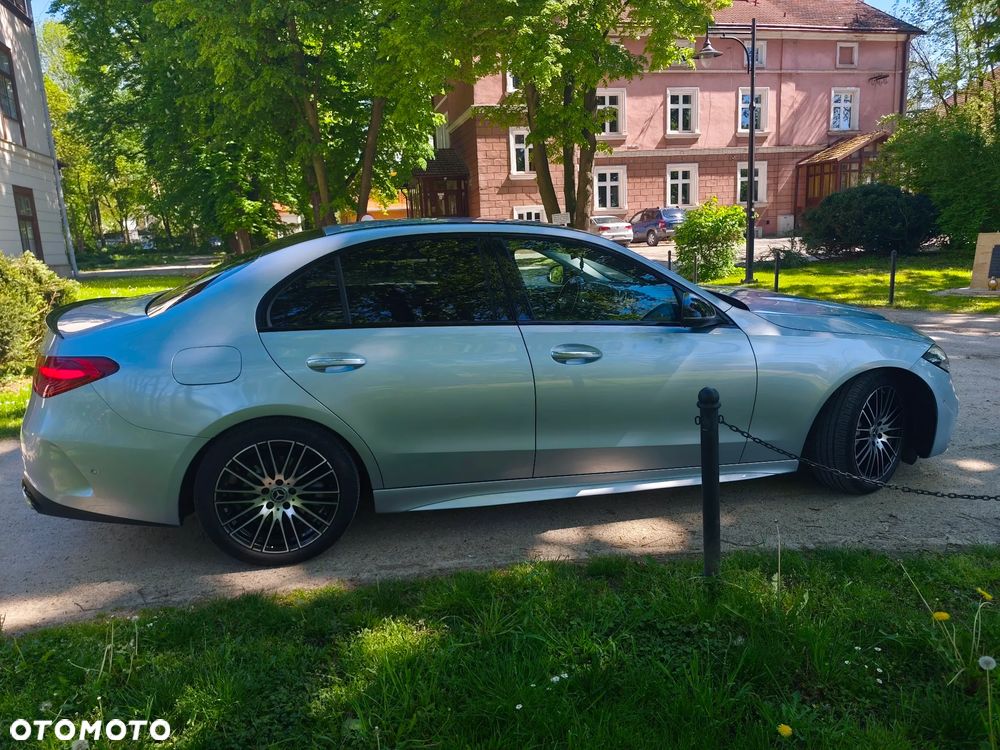 Mercedes-Benz Klasa C 220 d mHEV AMG - 17