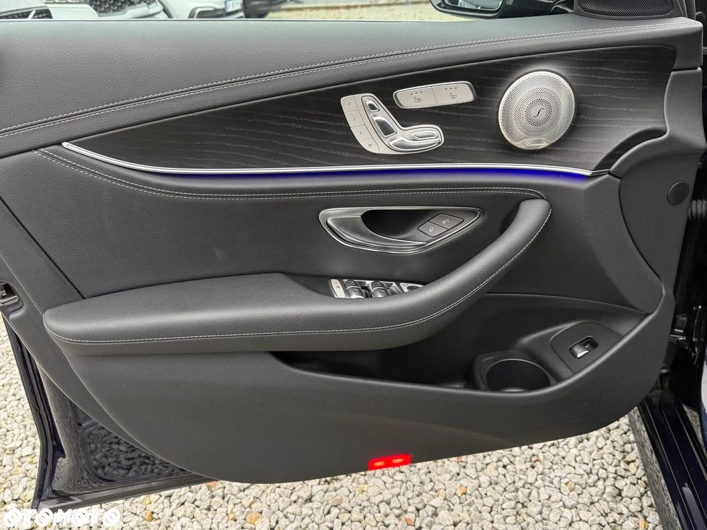 Mercedes-Benz Klasa E 300 de PHEV 4-Matic AMG 9G-Tronic - 28