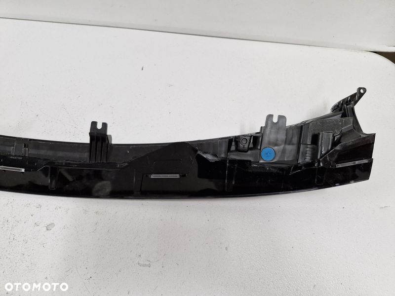 mercedes w174 c174 cla blenda lampa przód przednia środkowa led - 5