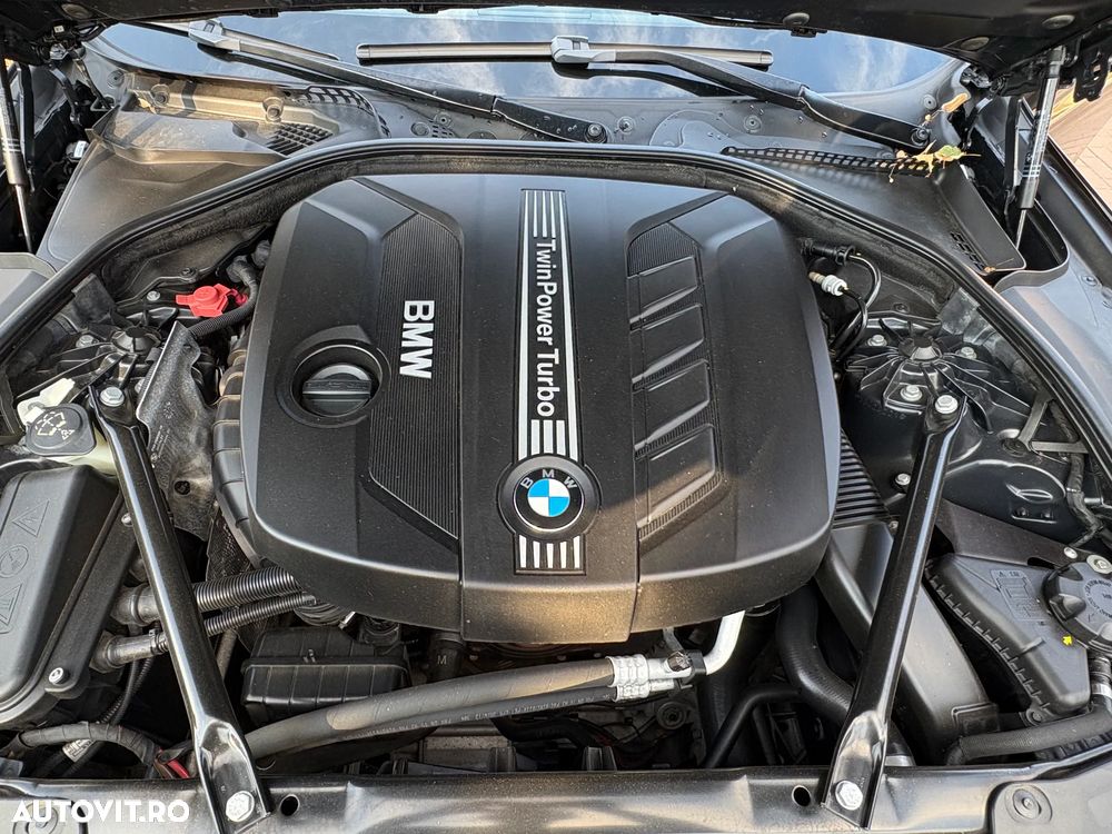 BMW Seria 5 520d xDrive - 11