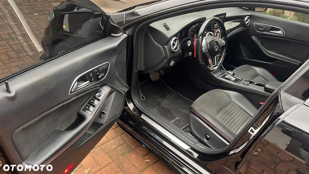 Mercedes-Benz CLA 45 AMG 4-Matic - 9