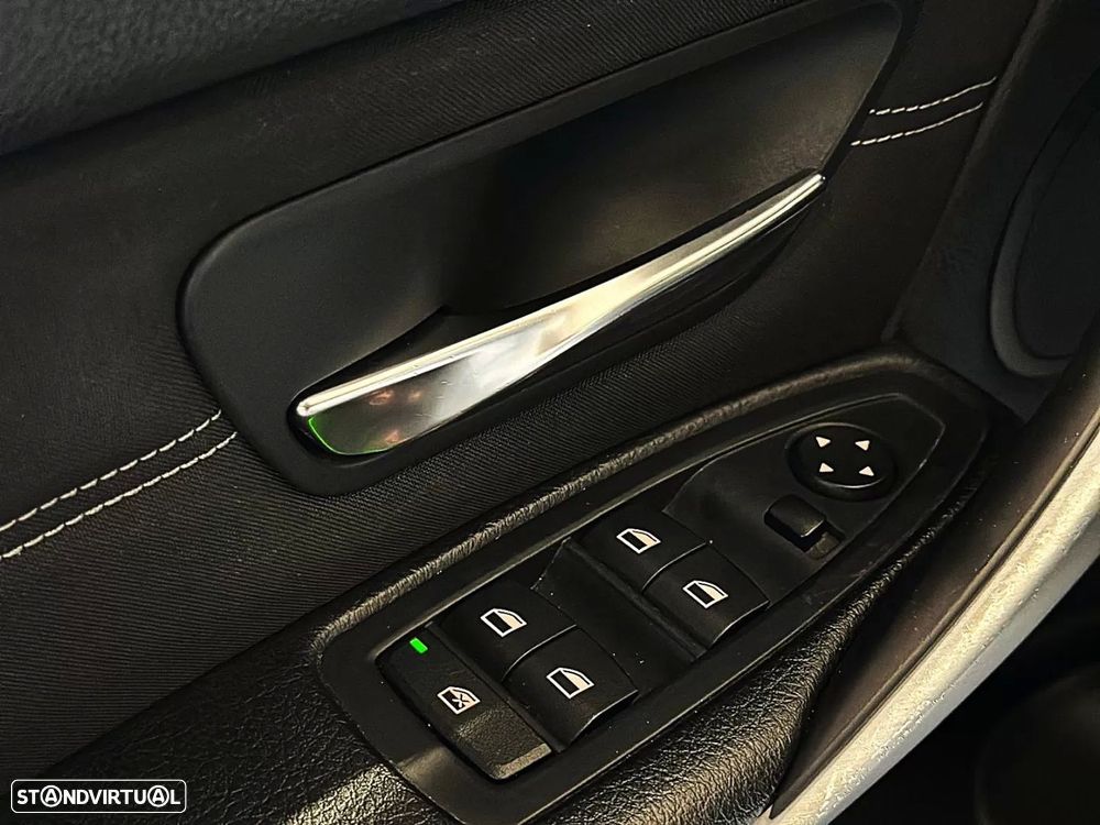 BMW 318 d Line Sport - 25