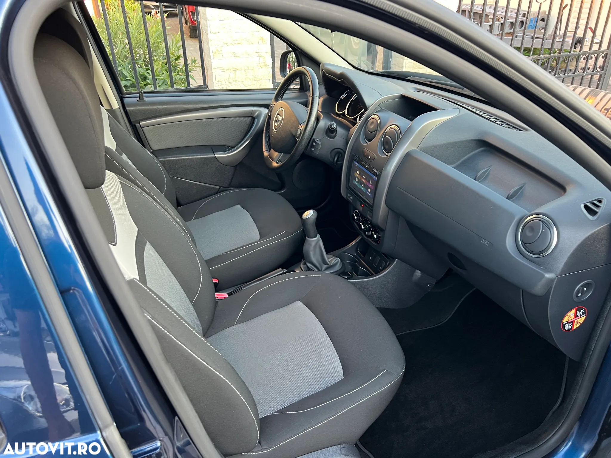 Dacia Duster 1.6 SCe Essential - 13