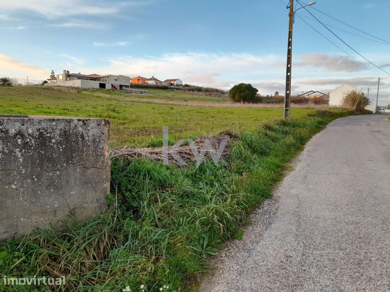 Terreno na Zona da Freiria - Excelente Oportunidade para Construção - Grande imagem: 2/8