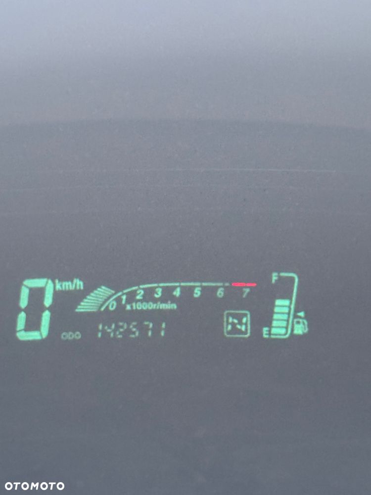 Toyota Yaris 1.0 Terra MM - 11