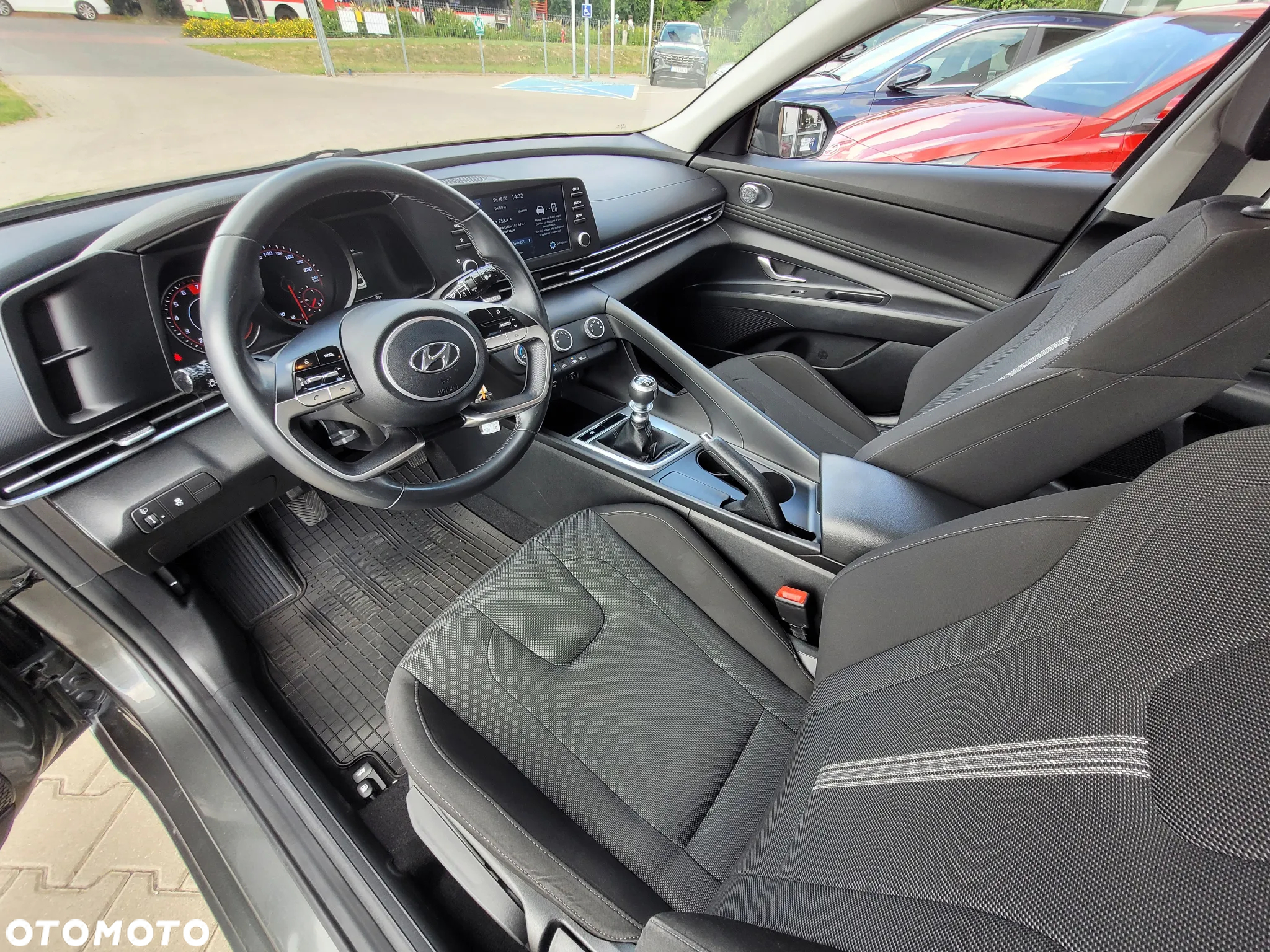 Hyundai Elantra 1.6 Modern - 12