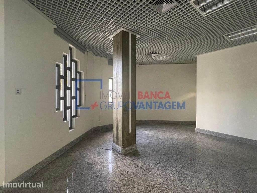 Prédio Edifício/ Aguiar da Beira e Coruche, Aguiar Da Beira, Guarda - Grande imagem: 5/14