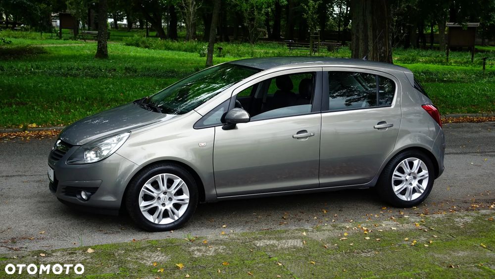 Opel Corsa 1.2 16V Cosmo - 26