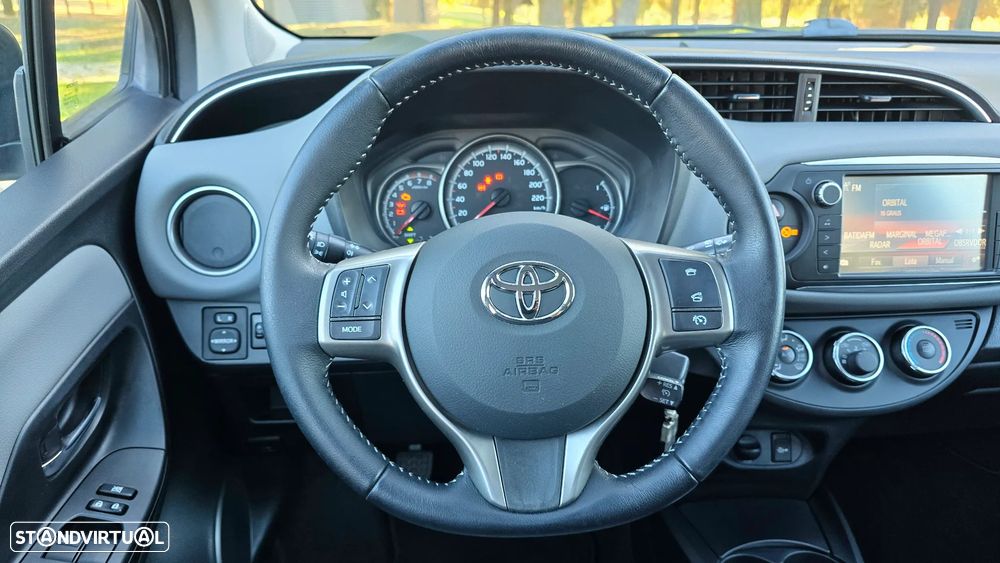Toyota Yaris 1.0 VVT-i Comfort+P.Style - 38