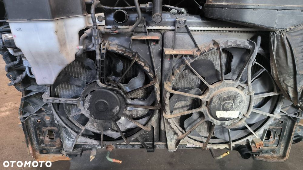 PAS PRZEDNI CHŁODNICE HYUNDAI H1 II - 6