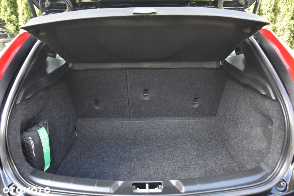 Volvo V40 D2 Drive-E R-Design Momentum - 25