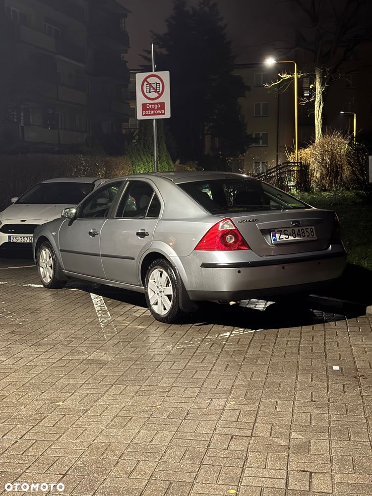 Ford Mondeo 1.8 Ambiente - 15