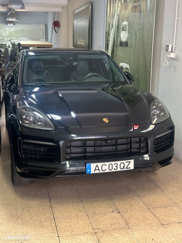 Porsche Cayenne Coupé E-Hybrid - 2