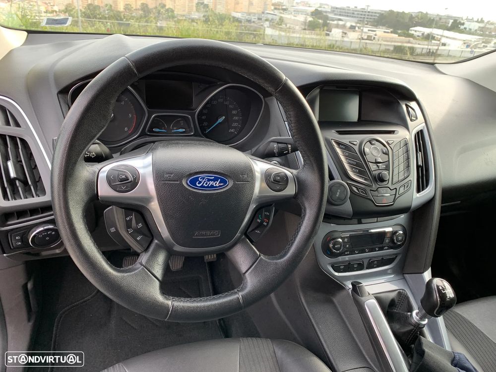 Ford Focus SW - 33
