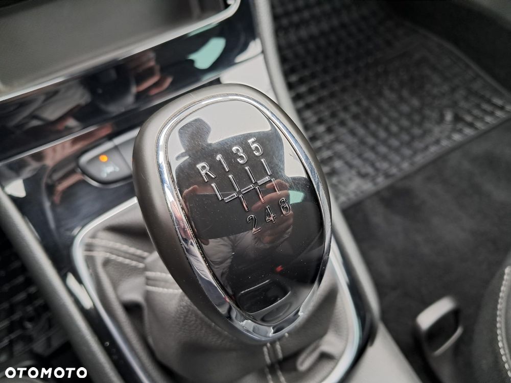 Opel Astra 1.2 T Elegance S&S - 25