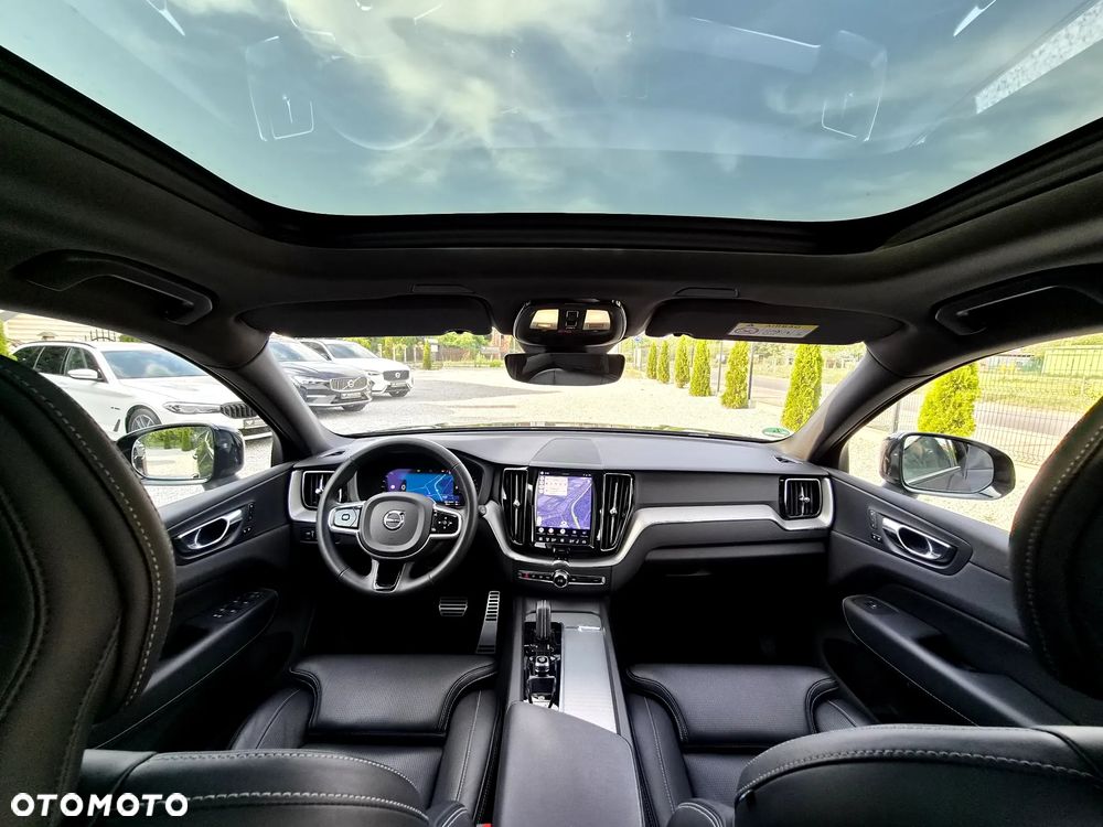 Volvo XC 60 T6 Plug-In Hybrid AWD Plus Black Edition - 12