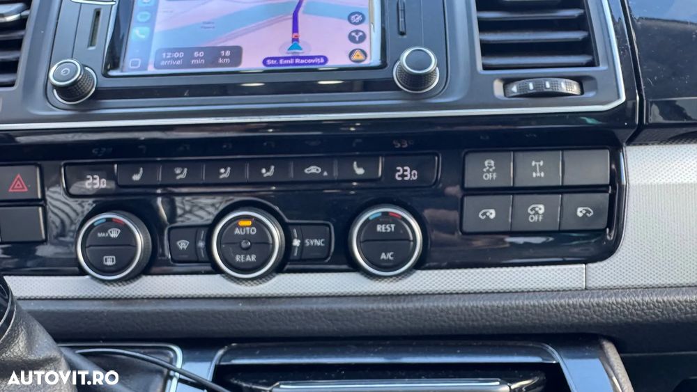 Volkswagen Multivan - 19