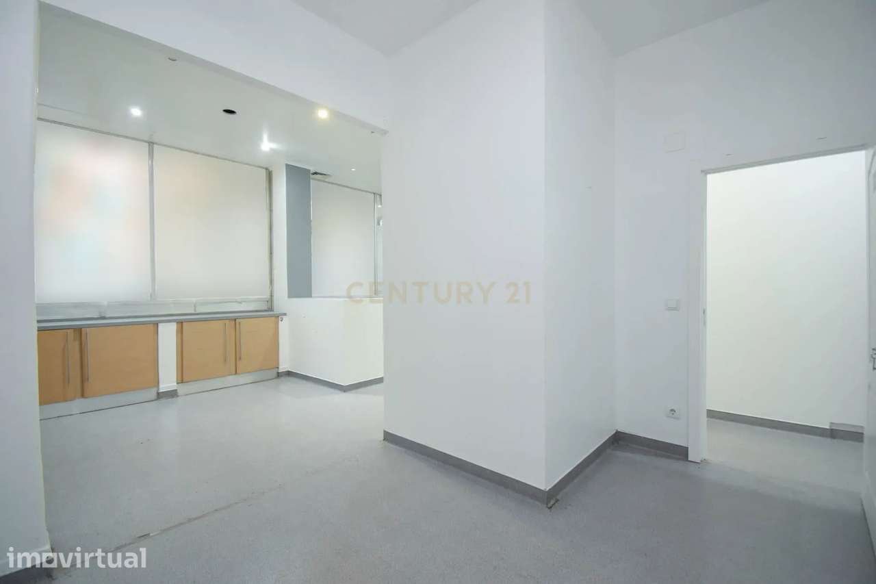 Loja para Arrendamento com 185 m² em Carnaxide — Pronta para Diversos - Grande imagem: 4/27