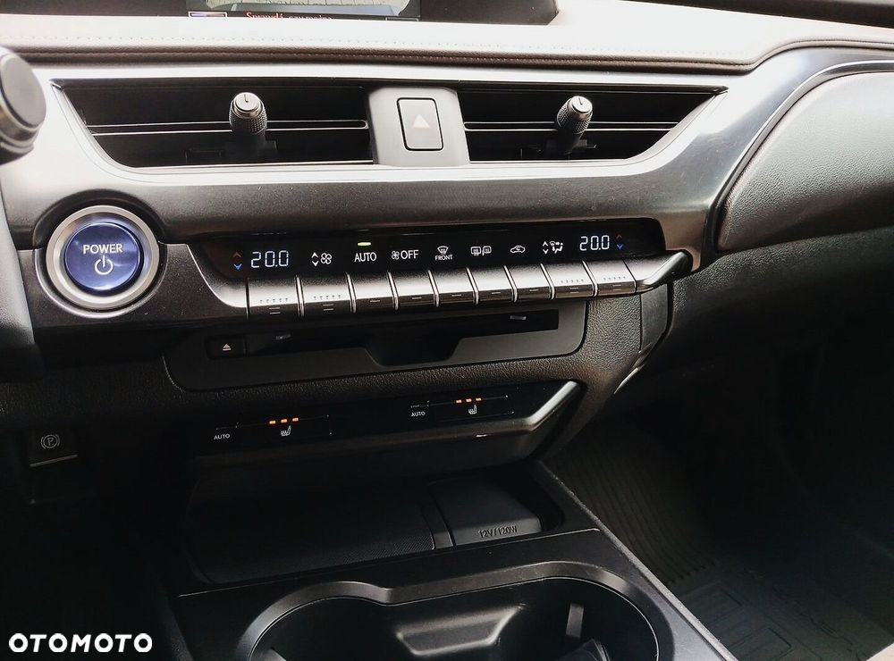 Lexus UX - 20