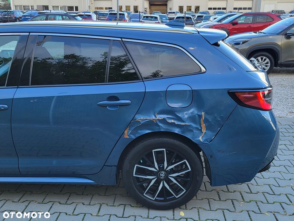 Toyota Corolla 2.0 Hybrid Executive - 29