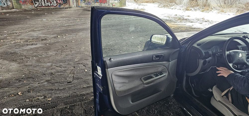 Volkswagen Passat 1.6 CL - 7