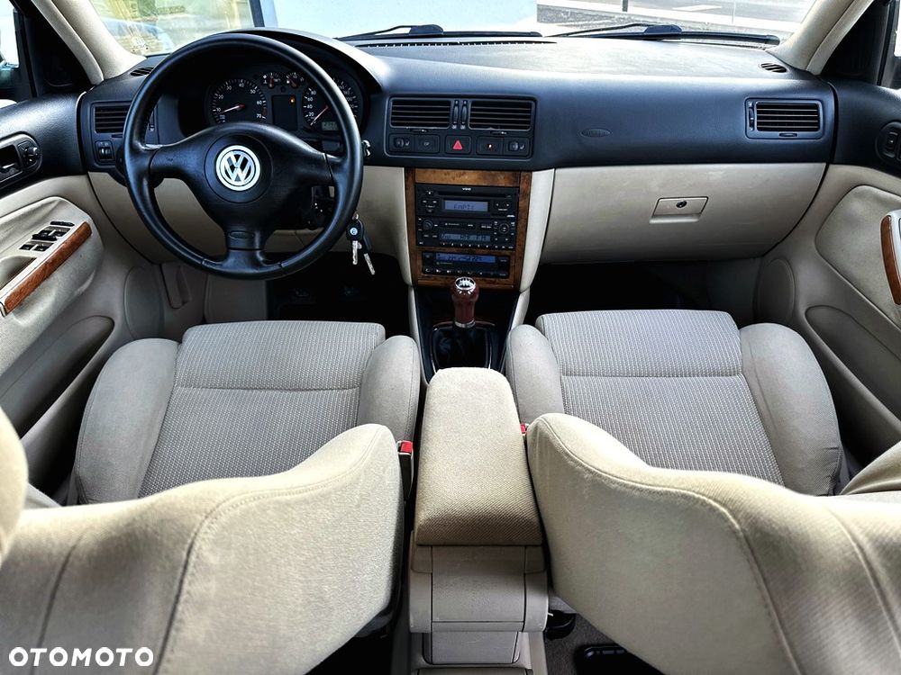 Volkswagen Bora Variant 2.3 V5 - 9