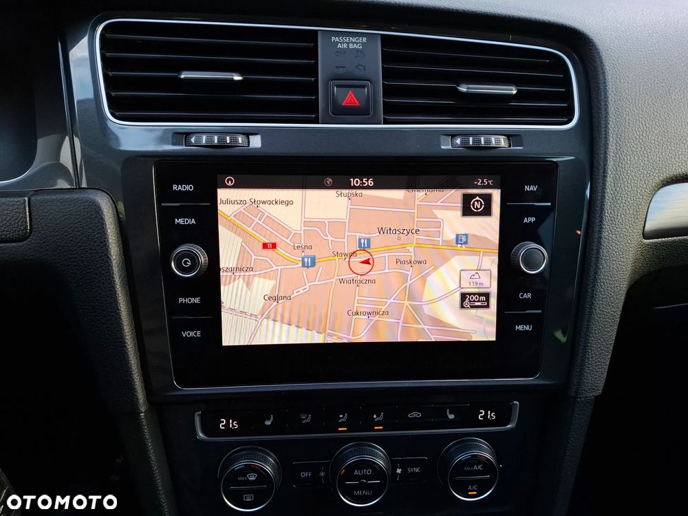 Volkswagen Golf - 17