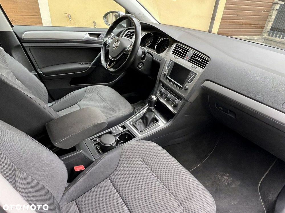 Volkswagen Golf - 12