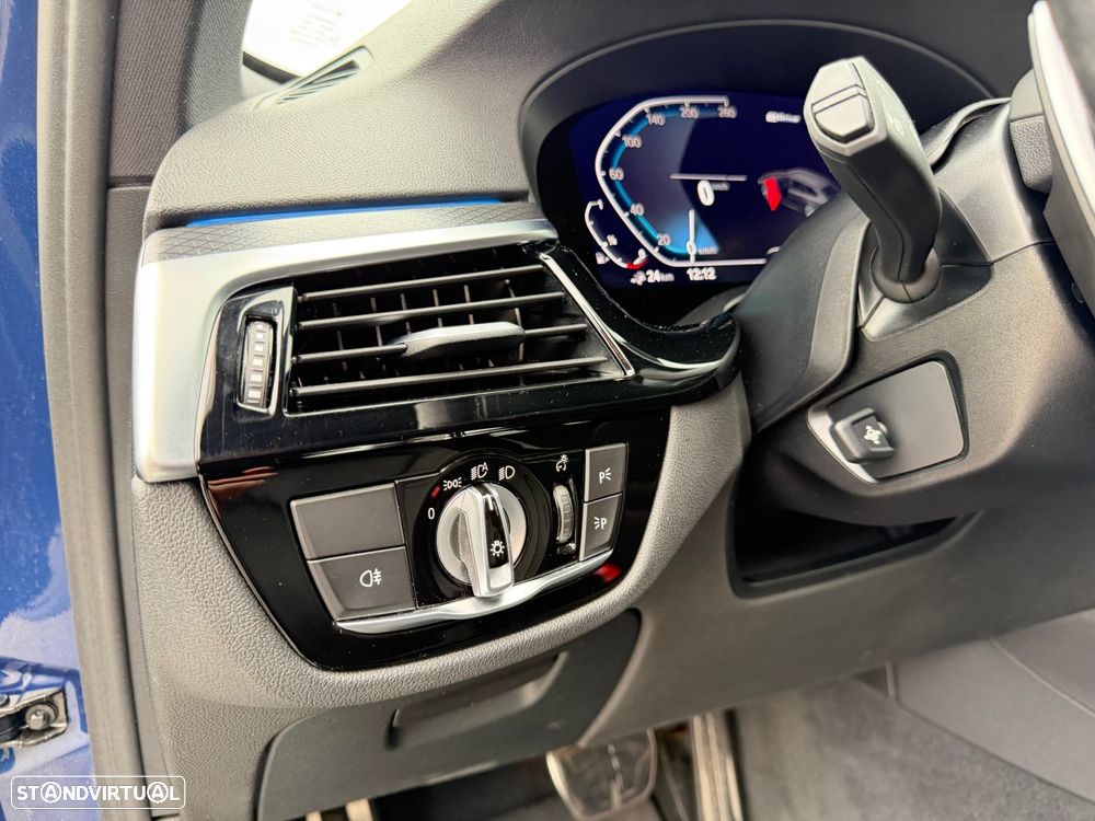 BMW 530 e Pack 50 anos M - 46